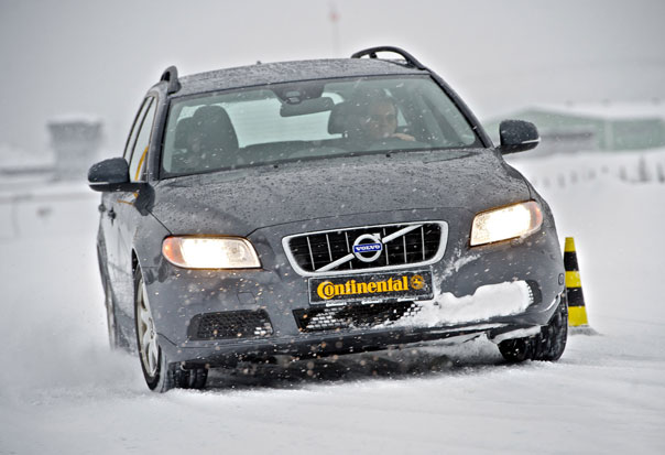 CONTINENTAL готовит Россиян к зиме