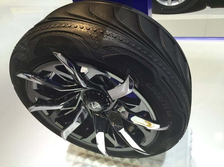 Goodyear разработала шины, заряжающие батареи электромобилей Goodyear разработала шины, заряжающие батареи электромобилей